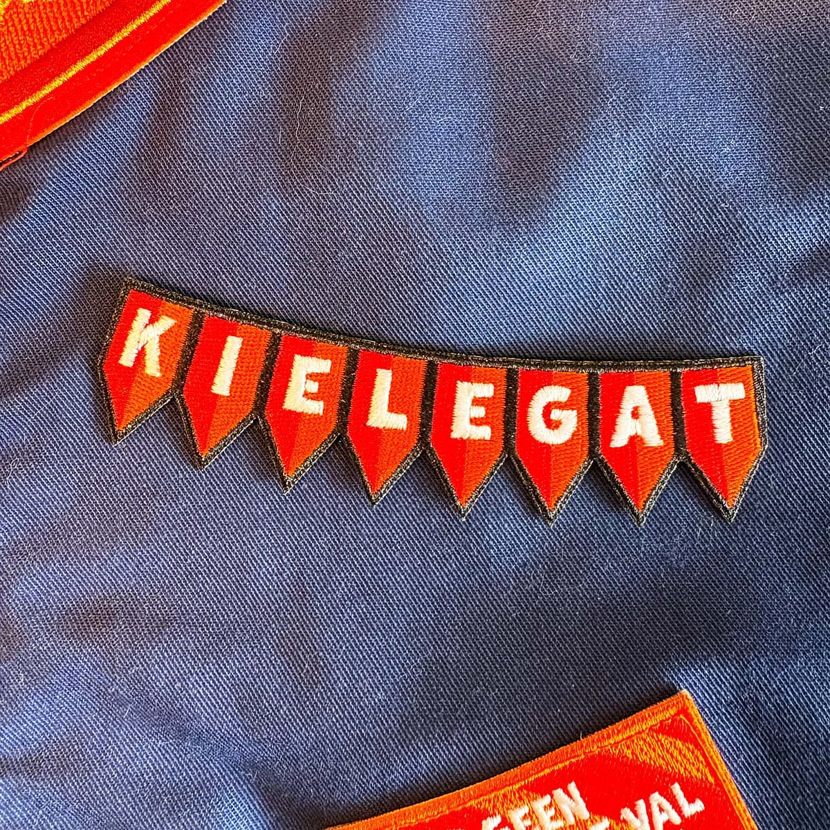 Stadhuis Kielegat - Bredacarnaval embleemvlaggenstadhuiskielegat - IN111-04