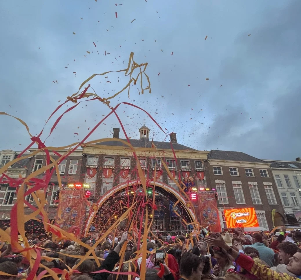 Feest foto front website 