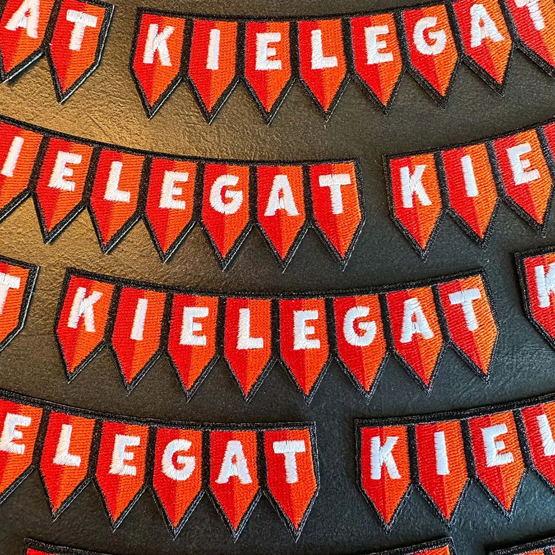Stadhuis Kielegat - Kielegatvlaggenstadhuis carnavalsemblemenbreda - IN111-04